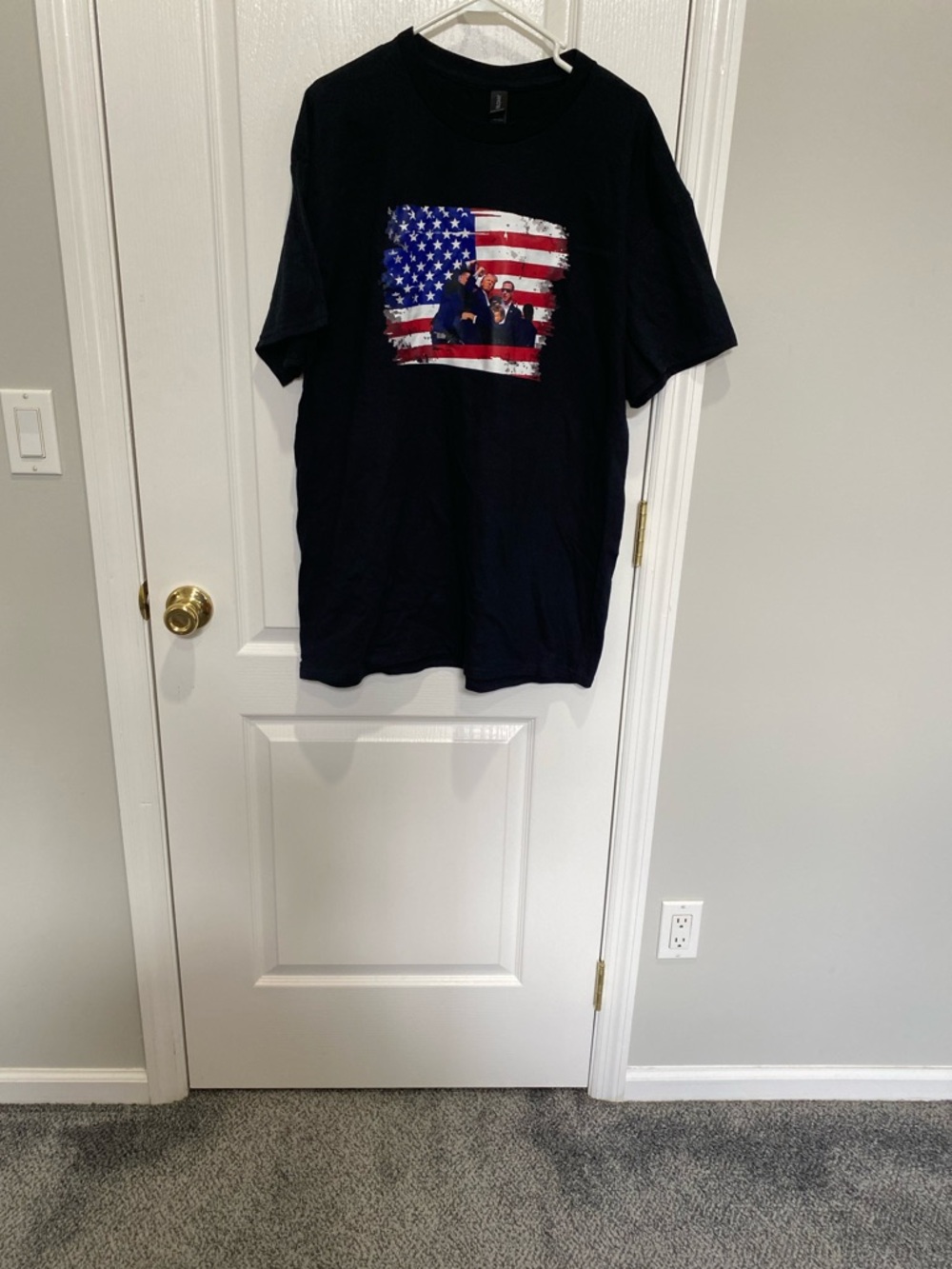 Gildan Black T‑Shirt with American Flag Graphic (Red, White, Blue)